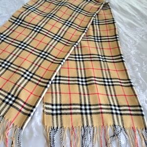 Classic Checkered Scarf Never Ben Used,70X20 Inches Wool Long Scarf.